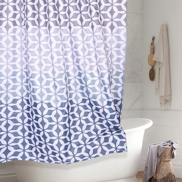 ม่านอาบน้ำฤดูร้อน